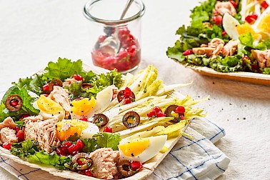 Blattsalat mit Thunfisch an Honig-Balsamico-Vinaigrette